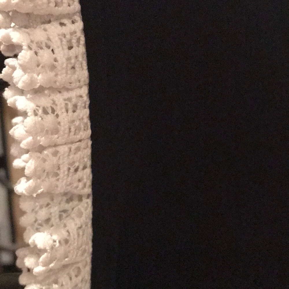 Gorgeous Dressy Peter Pan Collar Dress Shirt. - Picture 8 of 8